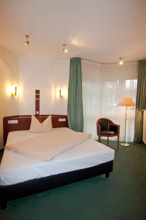 Parkhotel Unter Den Linden Halberstadt Cameră foto
