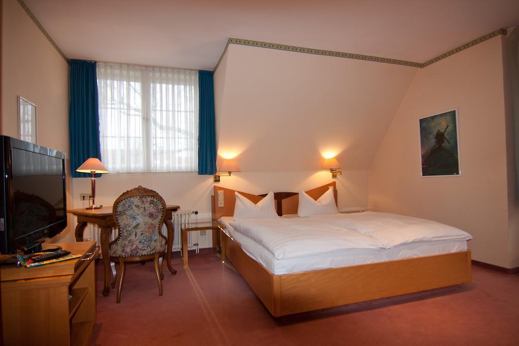 Parkhotel Unter Den Linden Halberstadt Exterior foto